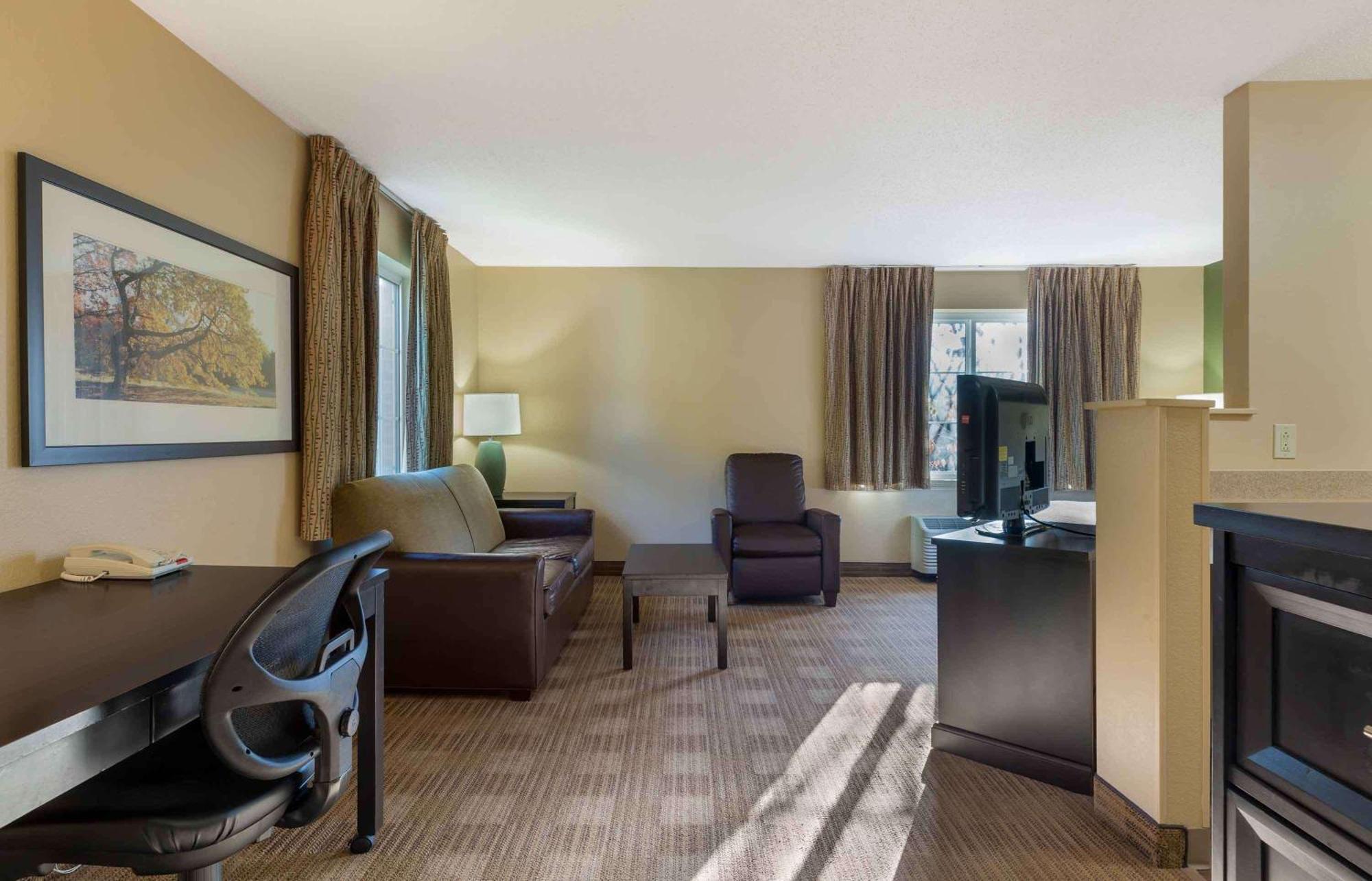 Extended Stay America Suites - Hartford - Фармингтон Экстерьер фото